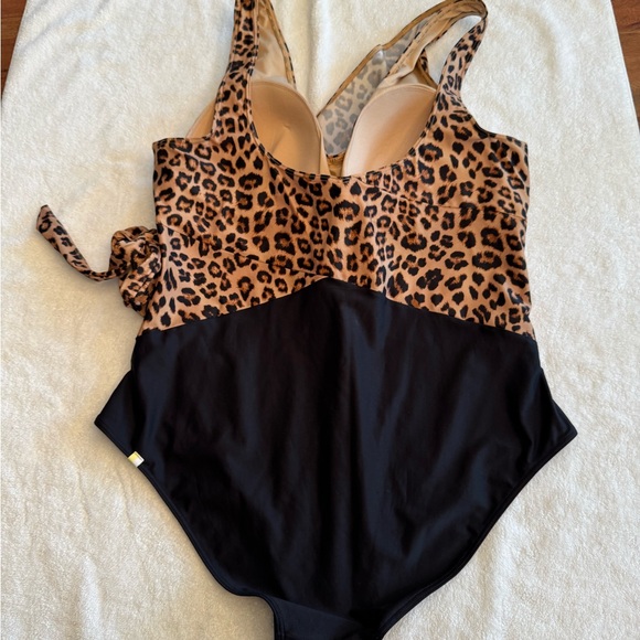 Ladies one piece wrap swimsuit. Size 18. Excellent condition. Very flattering. - Picture 2 of 2